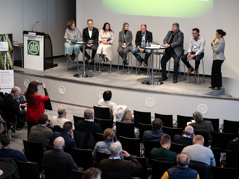 Bild zu Expert Stages & Konferenzen, Podiumsdiskussion